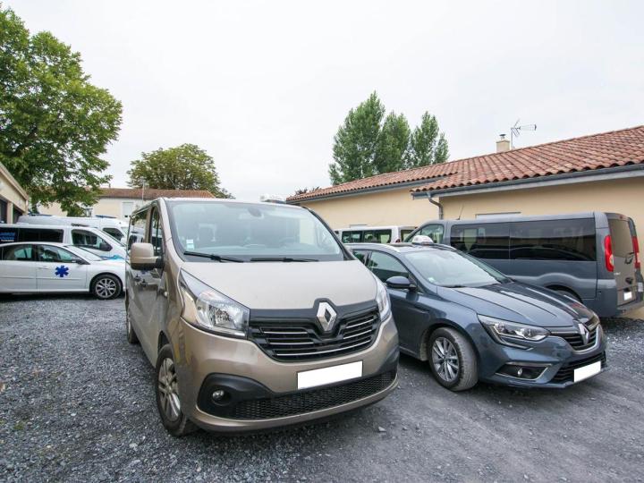 Nos taxis conventionnés sont à votre disposition pour assurer vos déplacements vers les centres médicaux de votre choix.